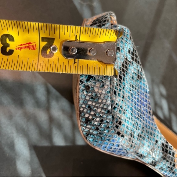 Gianni Bini sz 7.5 blue & cream snake embossed leather platform peep toe heels - Picture 15 of 16